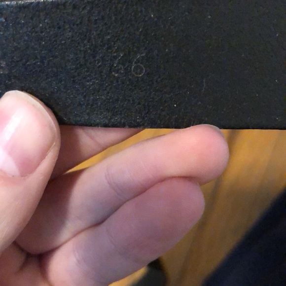 Danier leather semi-dress belt black - Picture 4 of 6